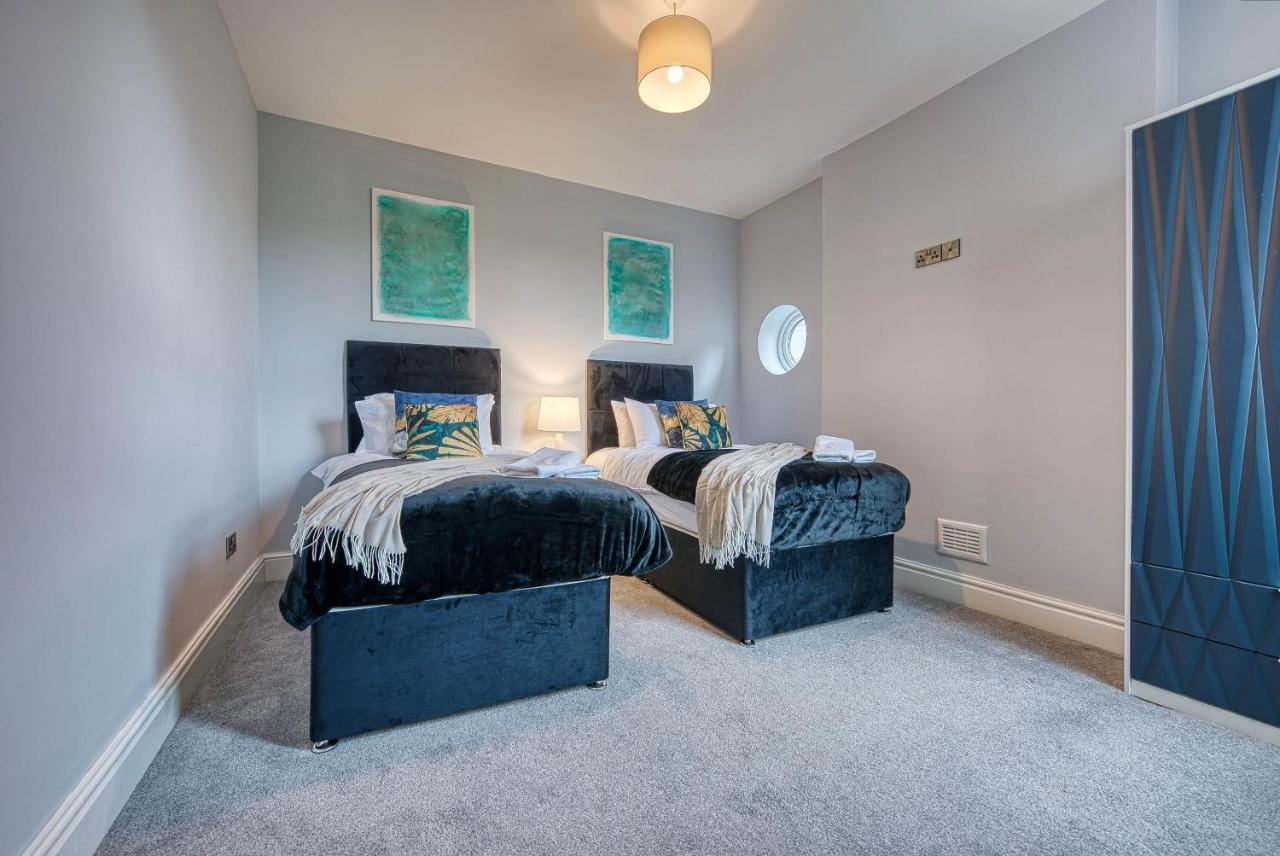 Spacious Nottingham Abode - Sleeps 16 Extérieur photo