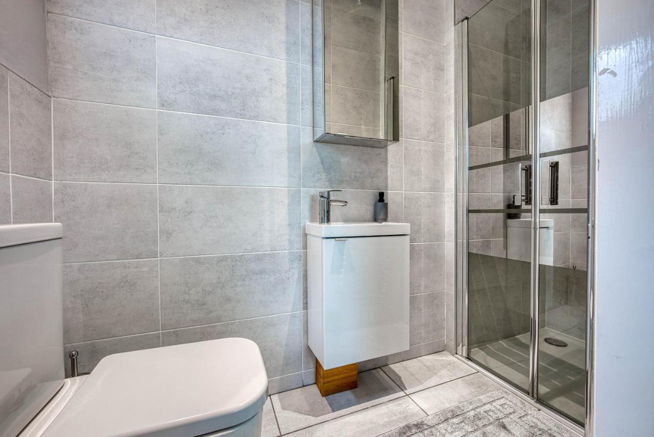 Spacious Nottingham Abode - Sleeps 16 Extérieur photo