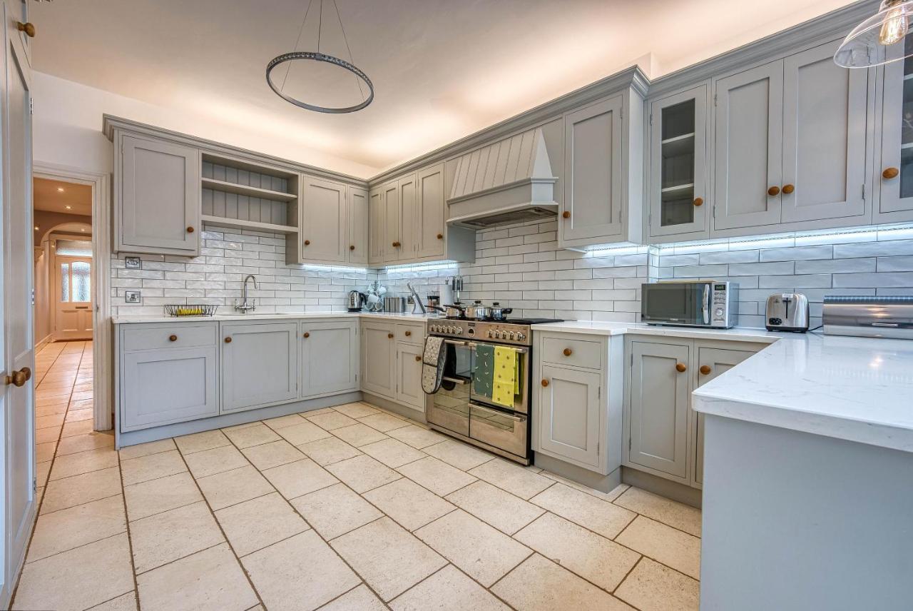 Spacious Nottingham Abode - Sleeps 16 Extérieur photo